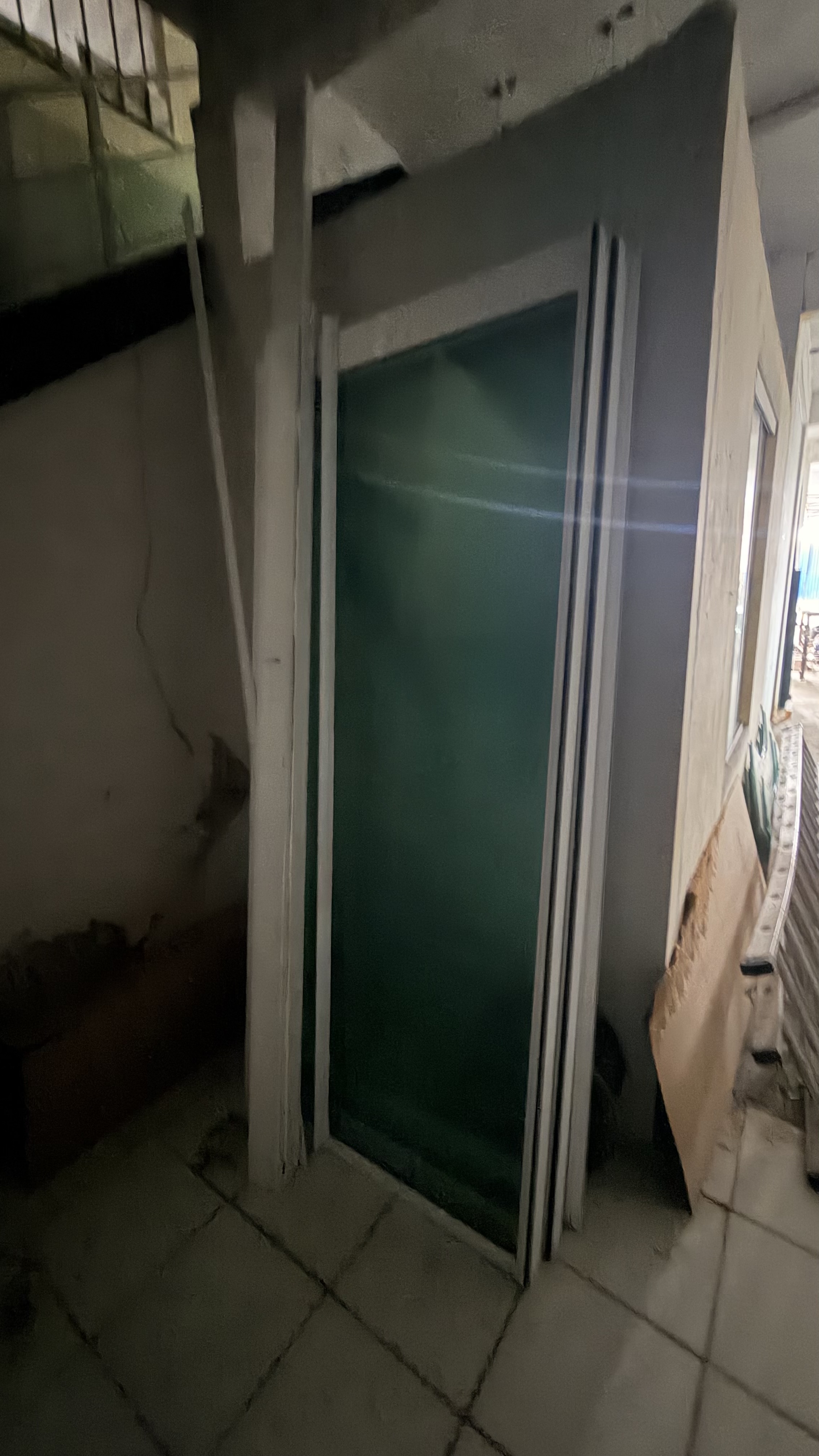 Foto: Esquadria 1000×2200 mm